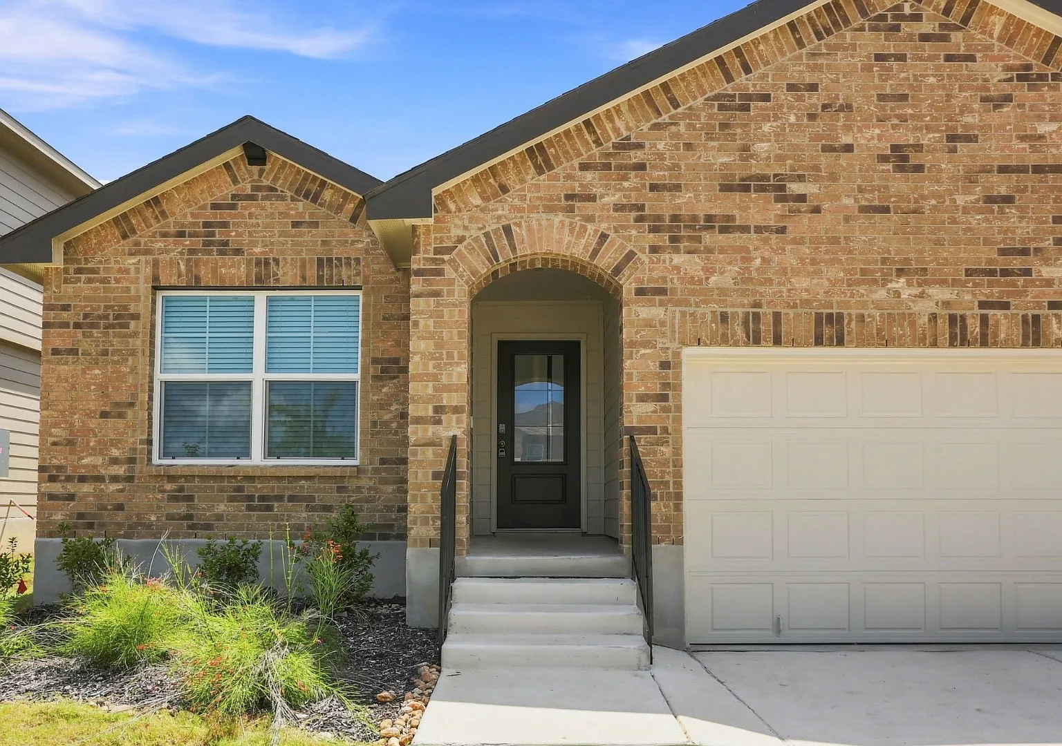 New Construction! 4-Bed 2-Bath Home in Amhurst Community! Available Now! — Photo 4