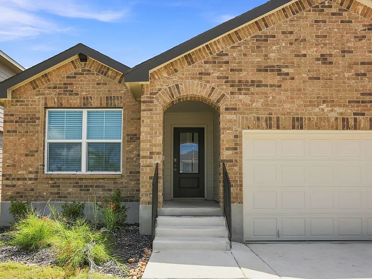 1710 Lavender Hl — Photo 4