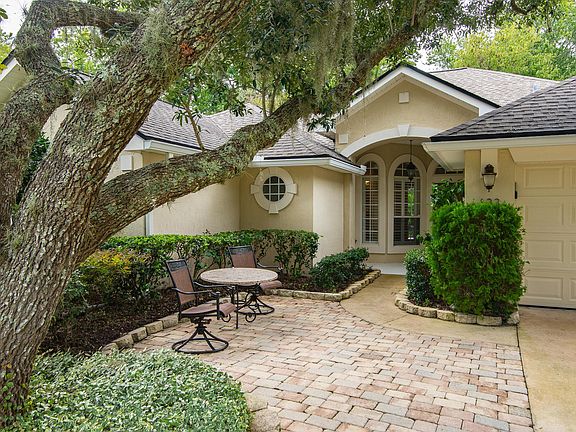 2nd image of 633 Lake Stone Cir