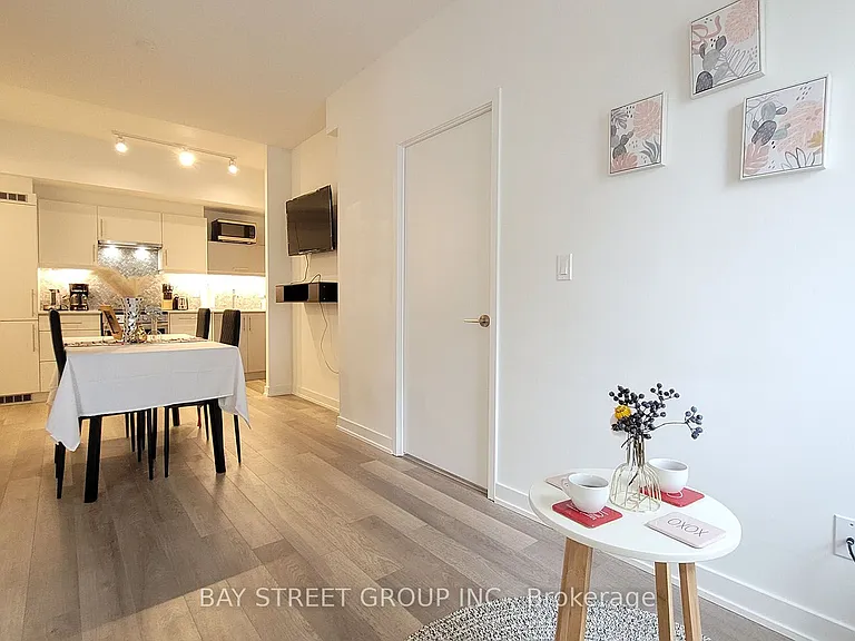 181 Huron St #204 — Photo 12
