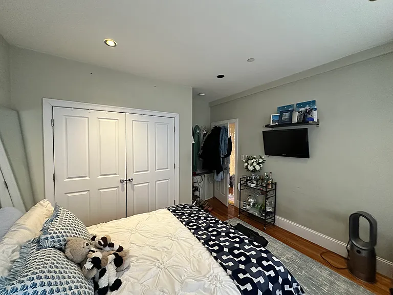 148 Hillside St #3 — Photo 8
