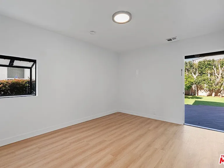 2522 Armacost Ave — Photo 17
