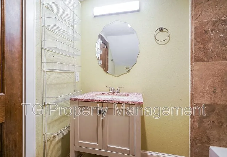 4536 Capitol Ave — Photo 12
