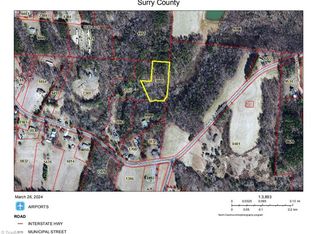 195 Grove Ln, Mount Airy, NC 27030