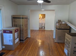 92 Larchmont St, Springfield, MA 01109