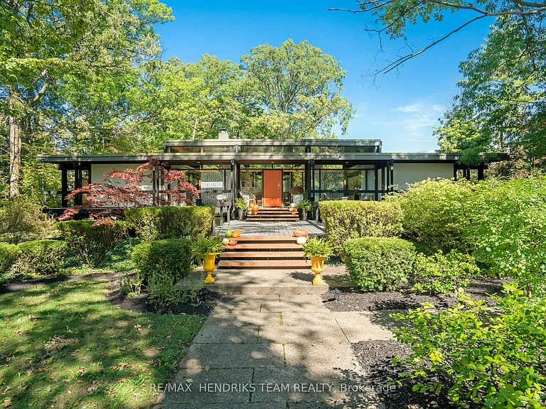 15 Wood Dale Dr — Photo 1
