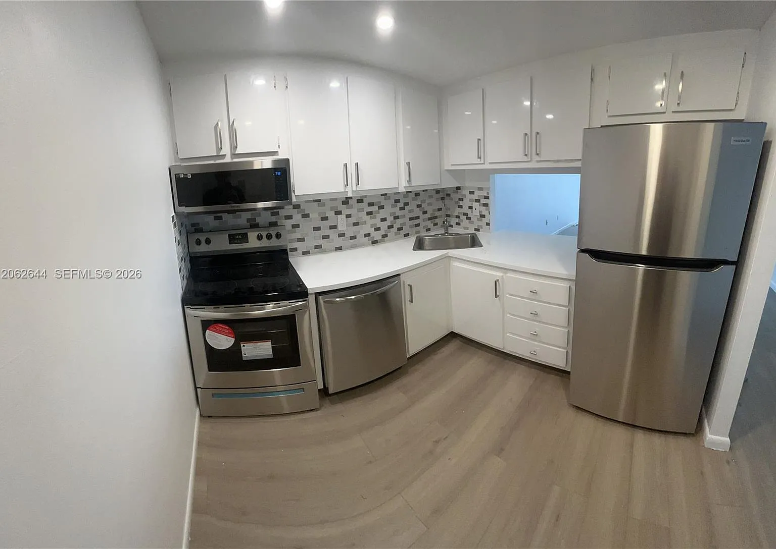 Greenwich Ph I Condo — Photo 4