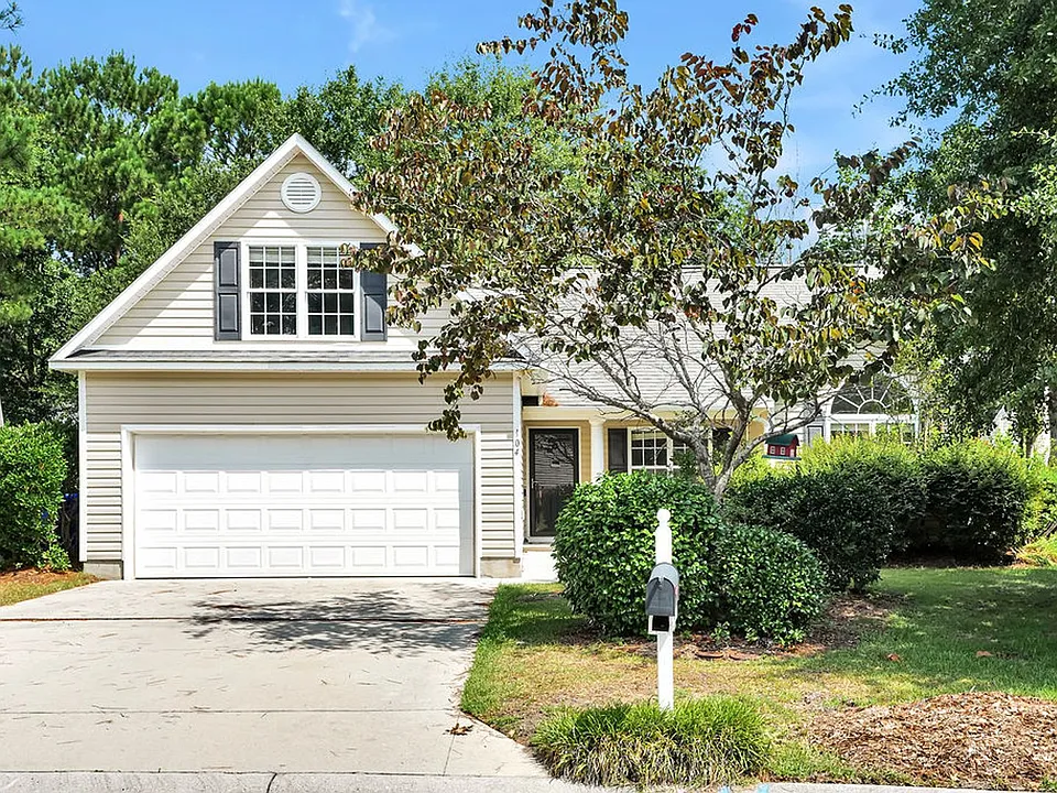 104 Grasmere Ct