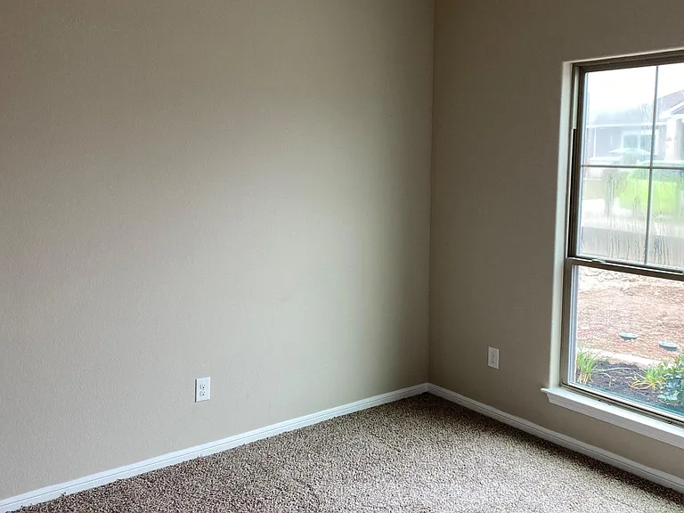 608 Skylar Heights Dr — Photo 8