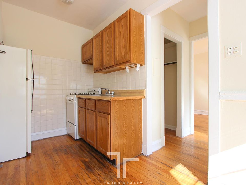 1st image of 2900 N Mildred Ave #6