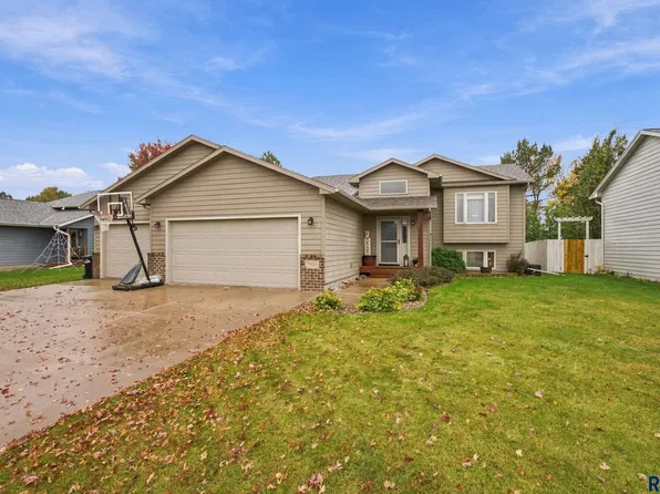 7505 W 65th St, Sioux Falls, SD 57106