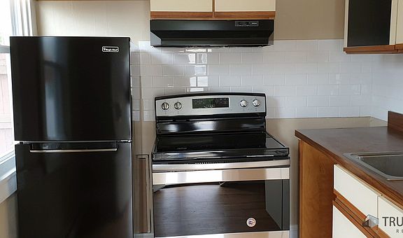 2nd image of 1101 Foulkrod St #1R