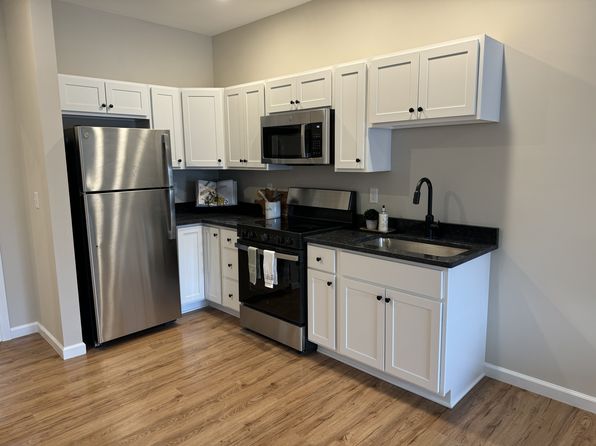 80 Main St #305