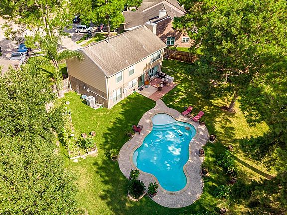 3rd image of 7702 Spruce Haven Dr
