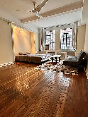 3rd image of 320 E 42nd St APT 415