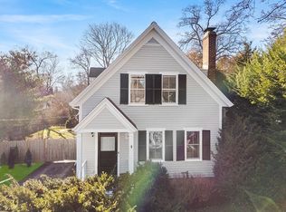 29 Cottage St, Wellesley, MA 02482