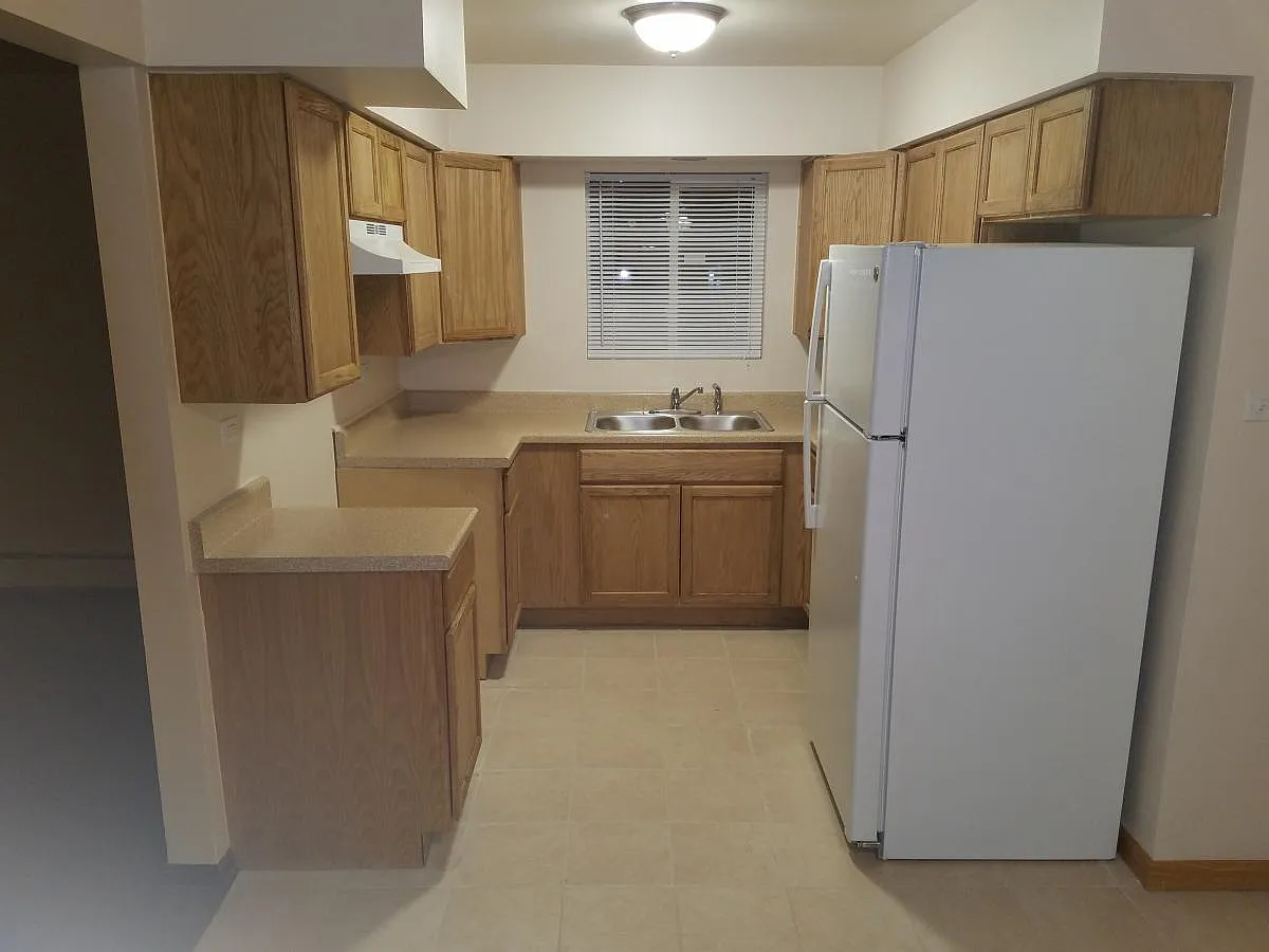 673 Jeffery Avenue — Photo 3