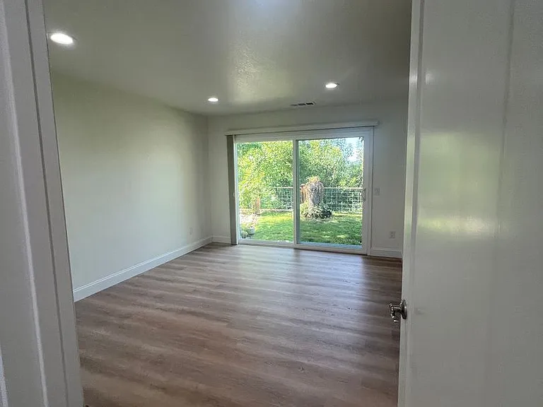 4177 Villa Dr — Photo 34