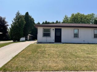 3725 Mangin St #3727, Manitowoc, WI 54220