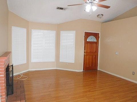 3rd image of 14225 Woodland Dr