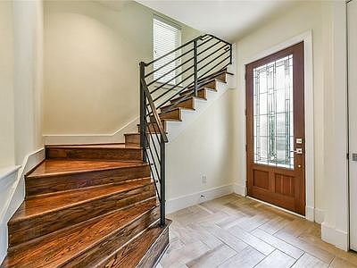 Fist Floor Entry .
