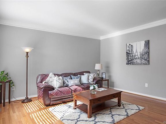 4th image of 5604 Barnsley Pl