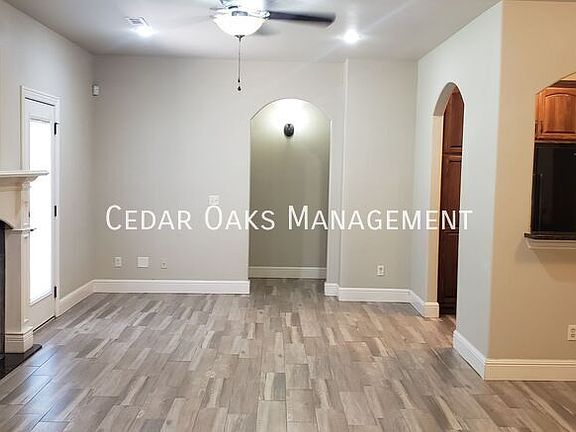 2nd image of 1620 Park St