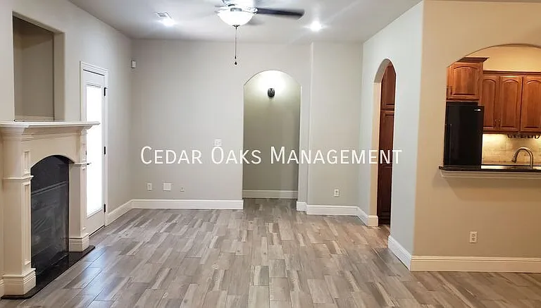 1620 Park St — Photo 2