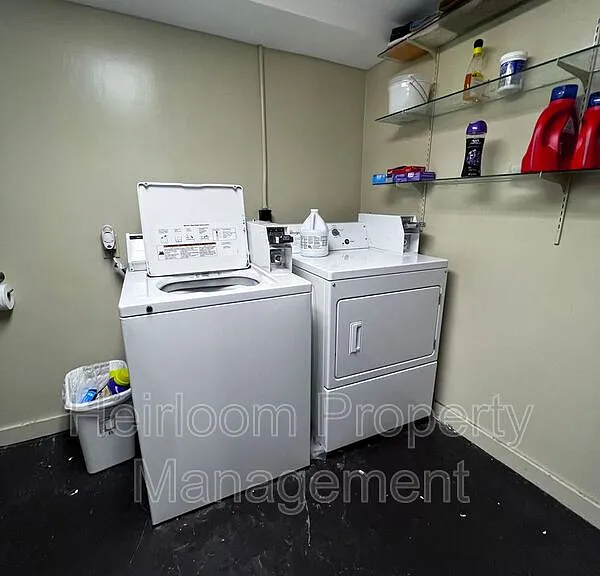17 E 6th St #2 — Photo 16