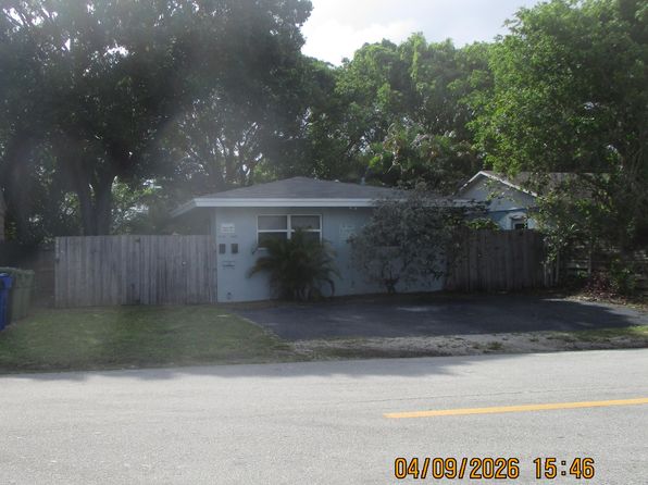 1415 NE 5th Ter