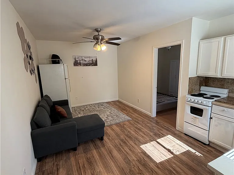 10642 Nettleton St #1/2 — Photo 2