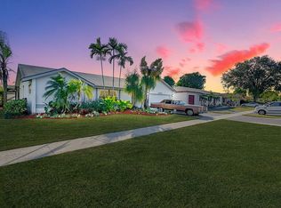 9697 Richmond Cir, Boca Raton, FL 33434