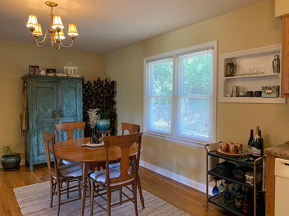 2nd image of 428 Red Oak Dr