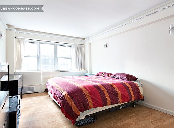 3rd image of 153 E 57th St APT 11H