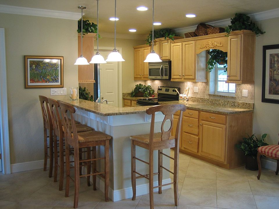 2nd image of 10301 SW 53rd St