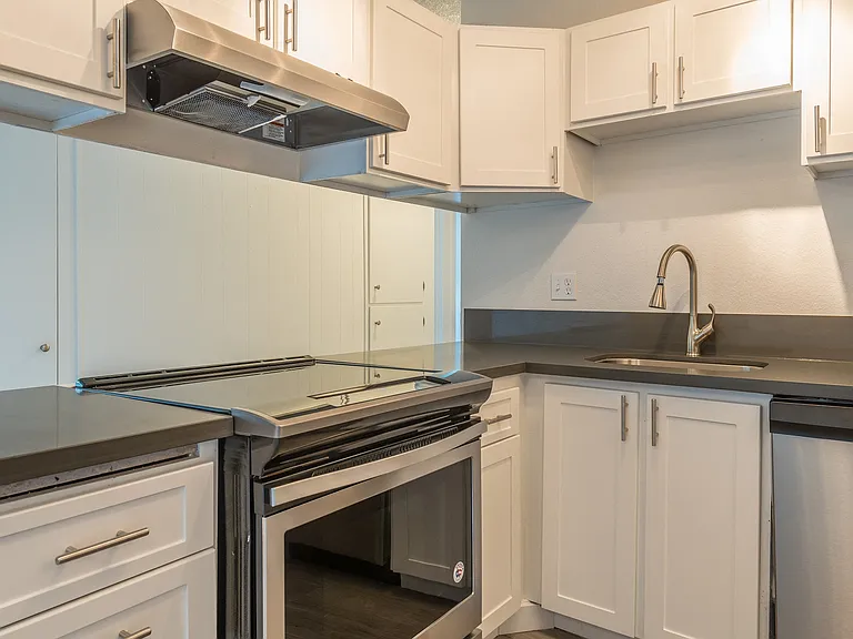 Bel Aire Court | Kitchen