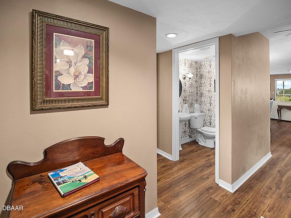 3rd image of 1 John Anderson Dr APT 220
