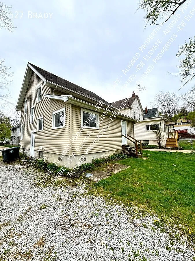 Building Photo - 527 Brady Ave