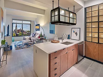 Rented by The Marketing Directors (Arias)