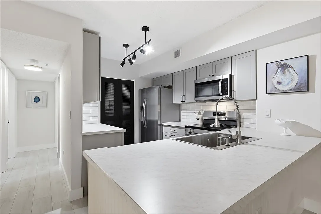 3 bed, 1329 sqft, $2,450 — Photo 4