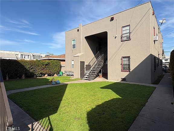 4th image of 1156 E 17th St