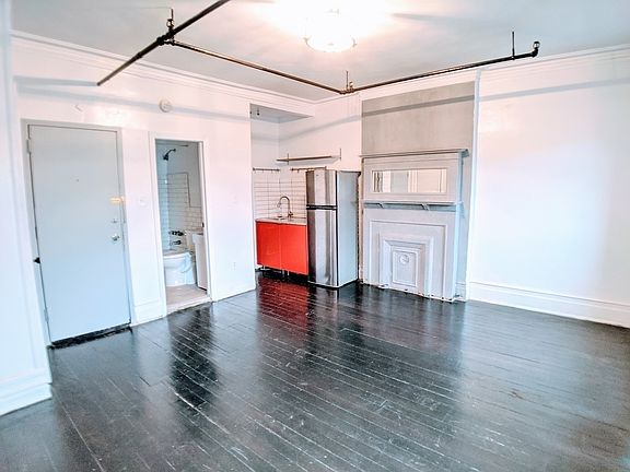 3rd image of 915 Sterling Pl #5E