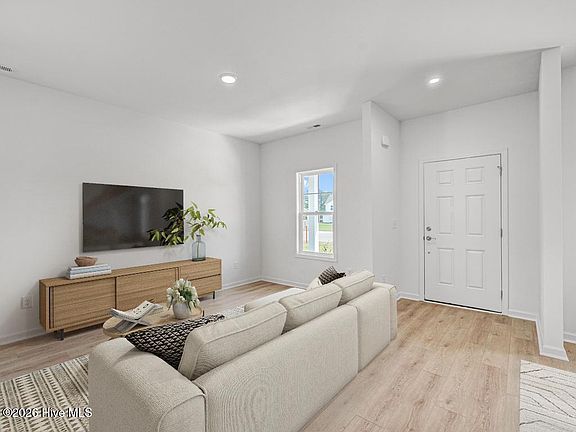 5th image of 512 Bartley Street