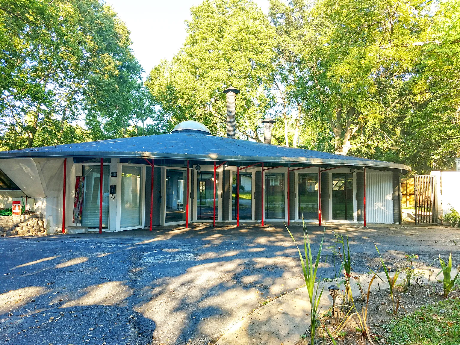 2016 Burlison Dr photo 1