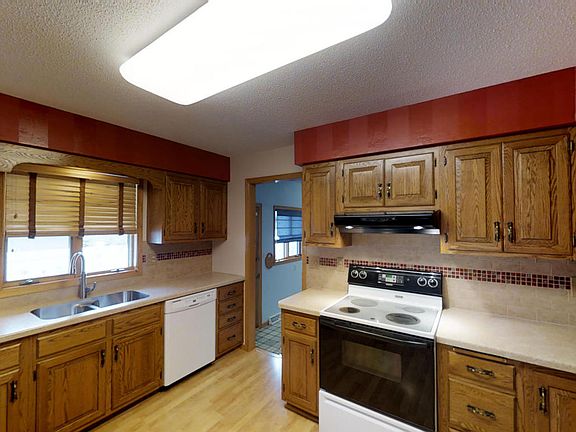 5th image of 16796 S 8th St