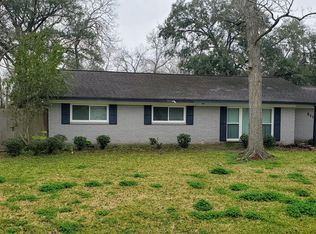 211 Van Winkle St, Lake Jackson, TX 77566