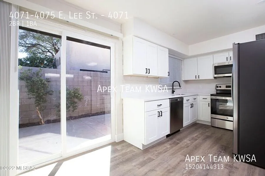 $1195- 2 Bed | 1 Bath Unit in Mid-Town Available in June! — Photo 2