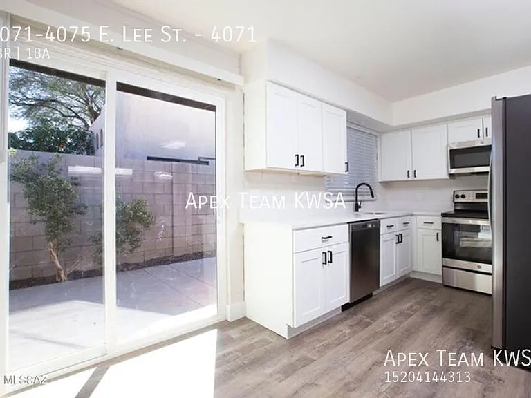 4071-4075 E Lee St #4071 — Photo 2