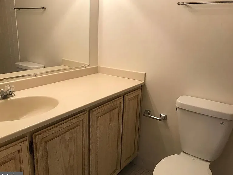 7401 Westlake Ter — Photo 2