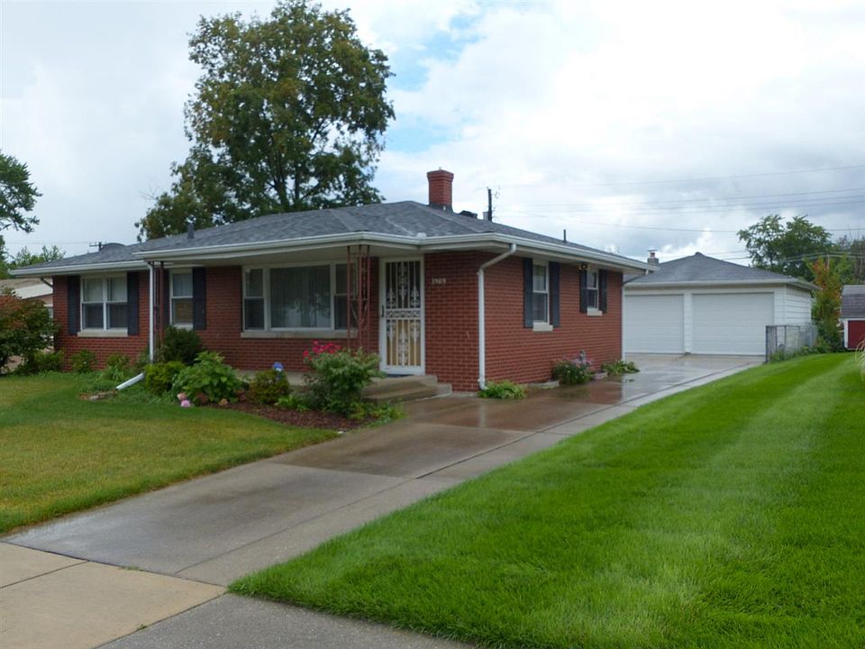 1st image of 3509 Whitcomb Ave
